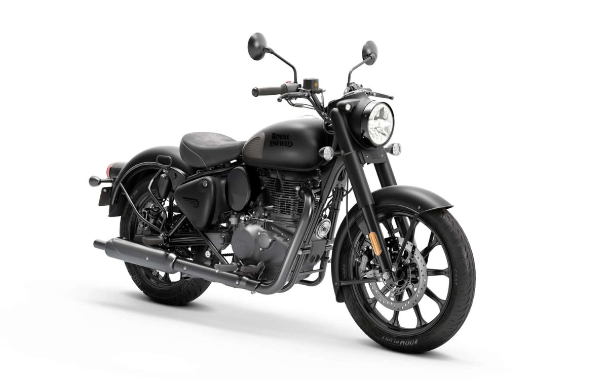 Classic 350 na versão Stealth Black. Foto: Divulgação/Royal Enfield