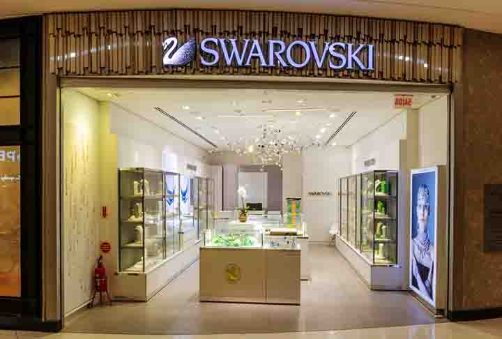 Com uma rede global de boutiques, a marca conseguiu estabelecer uma presença marcante em cidades importantes e destinos de luxo. Reprodução: Flipar