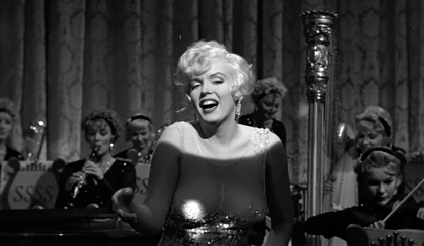 O filme acabou sendo uma conquista, pois é um dos melhores já realizados, e rendeu a Marilyn o Globo de Ouro de Melhor Atriz, além de elogios da crítica.  Reprodução: Flipar