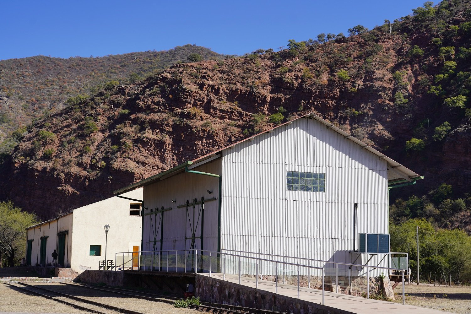 Galpão onde hoje funciona o Centro de Interpretación de la Quebrada de las Conchas (no dia de nossa visita estava fechado). Foto: Cesar Valdivieso