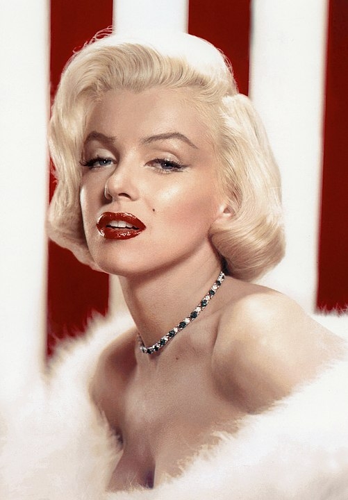 Com o passar  do tempo, Marilyn foi se consagrando no papel de mulher fatal.  Reprodução: Flipar