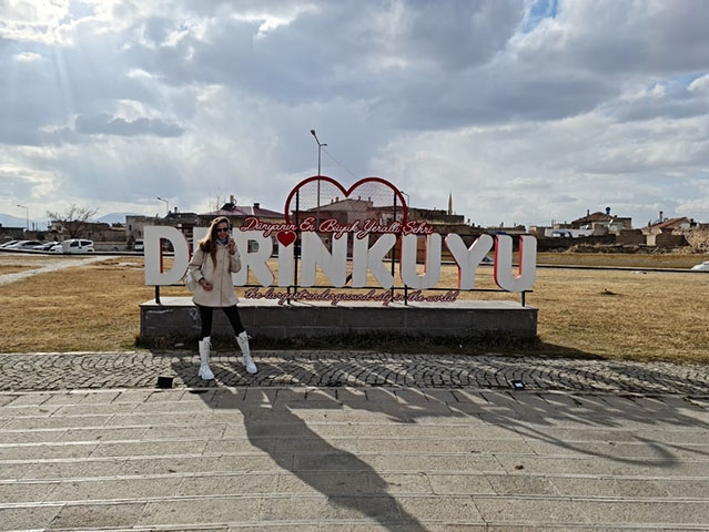 Um episódio inesperado deu origem à cidade de Derinkuyu, na Turquia, e se eternizou como um fato dos mais curiosos da história. É que o lugar, na região da Capadócia,  foi redescoberto a partir de algo absolutamente simplório.  Reprodução: Flipar