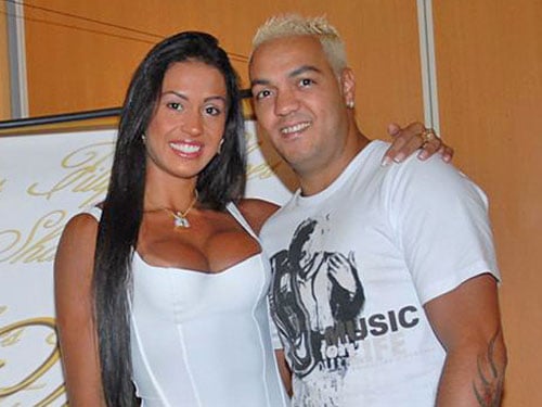 Em 2012, Belo assume o relacionamento com a musa fitness Gracyanne Barbosa. Na época, fãs do cantor e de Viviane Araújo apontaram que a modelo foi pivô da separação e amante do pagodeiro.  Reprodução