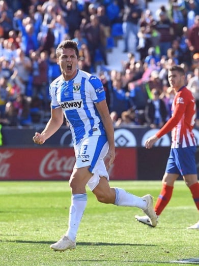 Carrillo celebra gol com a camisa do Leganés Reprodução