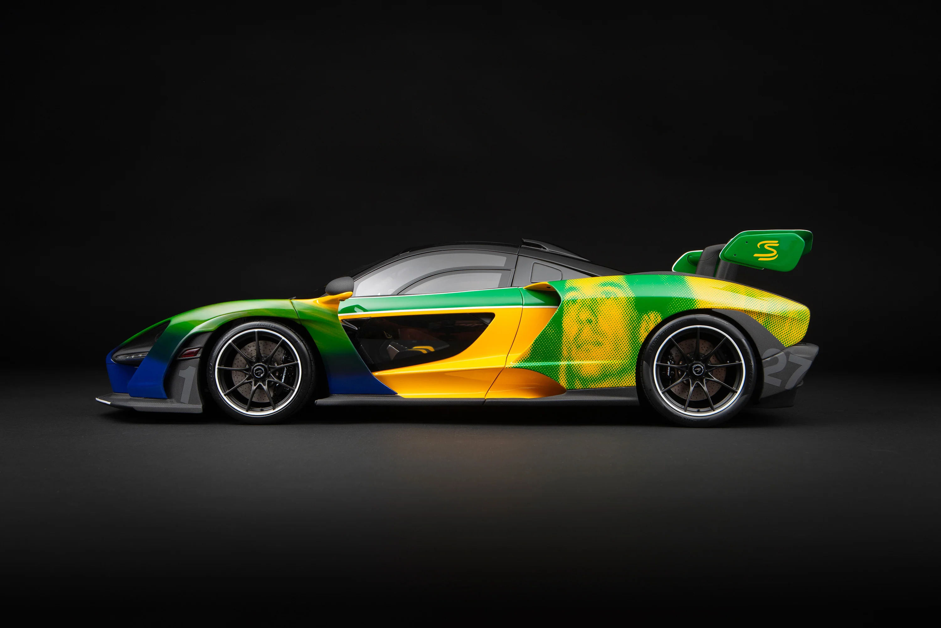 McLaren Senna com pintura Senna sempre em miniatura 1:8 Divulgação/Amalgam Collection 