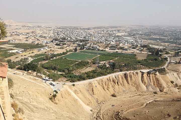Em 2023, a Unesco reconheceu Tell es-Sultan como Patrimônio Mundial, destacando seu valor universal como testemunho das origens da urbanização e da vida comunitária humana. O reconhecimento reforçou o status de Jericó como um dos mais importantes sítios históricos do planeta.

 Reprodução: Flipar