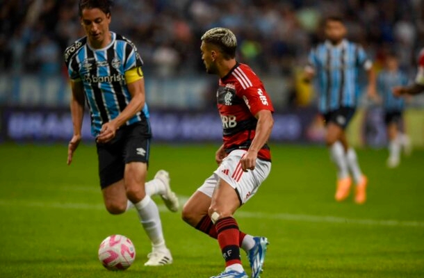 A derrota para o Grêmio foi um choque de realidade para os rubro-negros, que voltaram a pensar em título após as duas vitórias. Foto: Marcelo Cortes / CRF