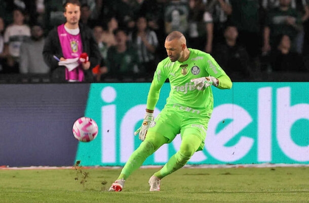 WEVERTON - Trabalhou pouco após o gol anulado do Coritiba no começa da partida. NOTA 6,5 - FOTO: Cesar Greco/Palmeiras