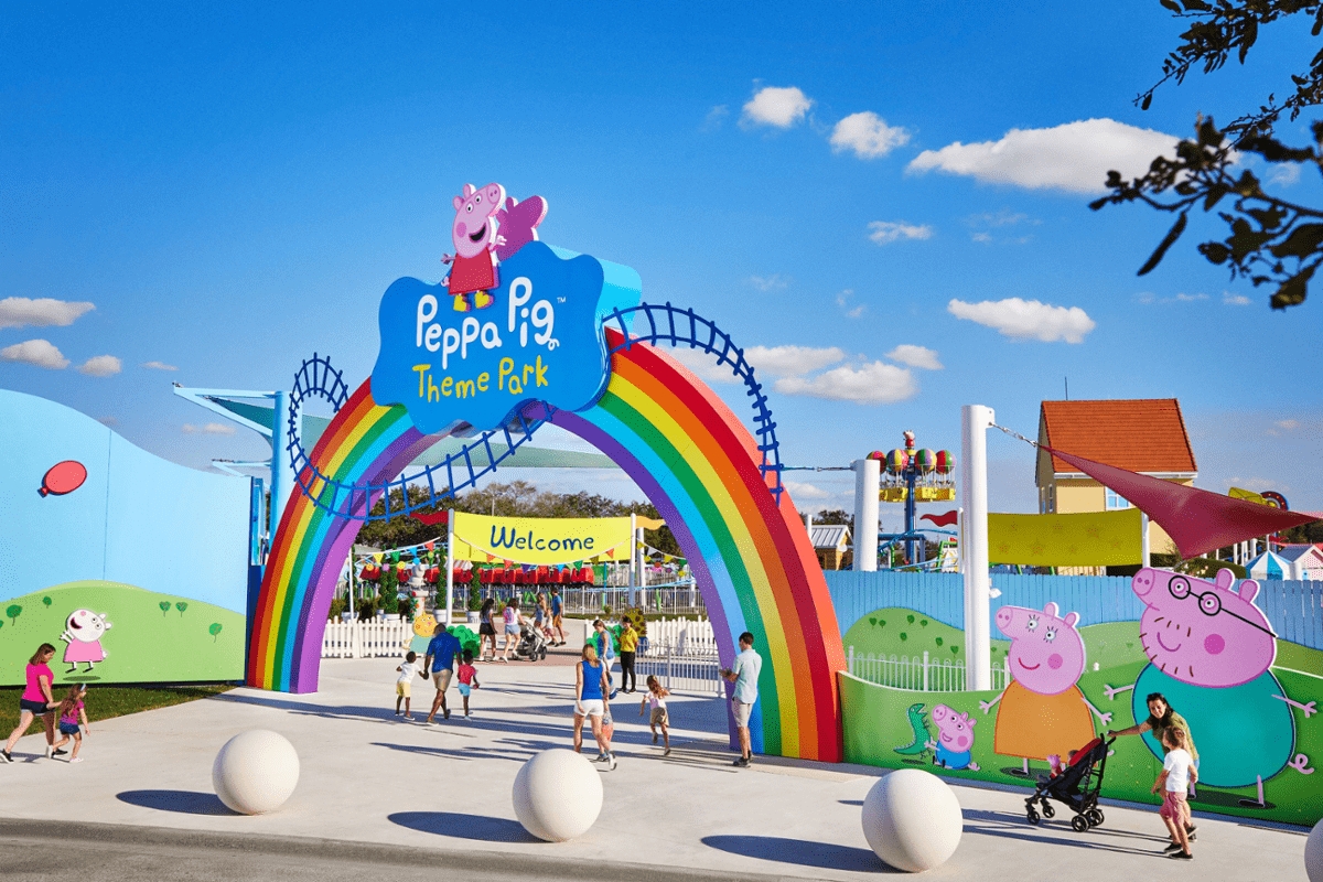 Em 2024, foi inaugurada uma área temática da série infantil de televisão Peppa Pig, com recreação para as famílias.

 Reprodução: Flipar
