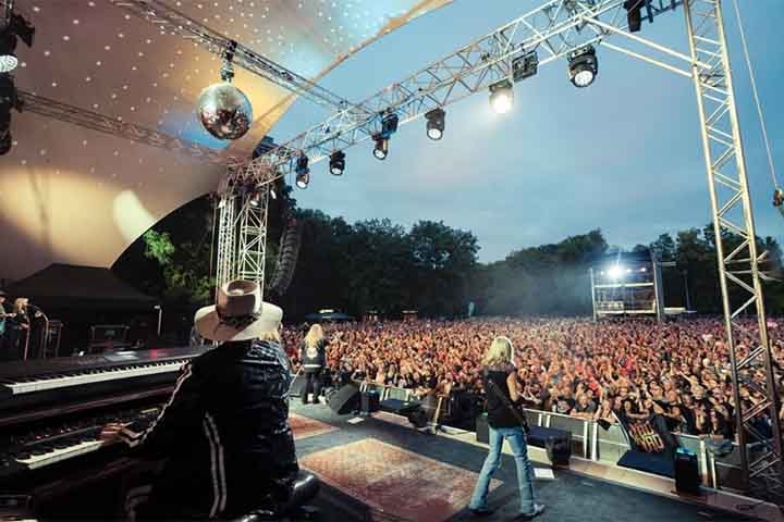 A partir daí, a banda viveu um período intenso de ascensão, com discos bem recebidos, turnês constantes e uma base de fãs cada vez mais fiel, especialmente no sul dos Estados Unidos, mas também em outras partes do mundo.
 Reprodução: Flipar