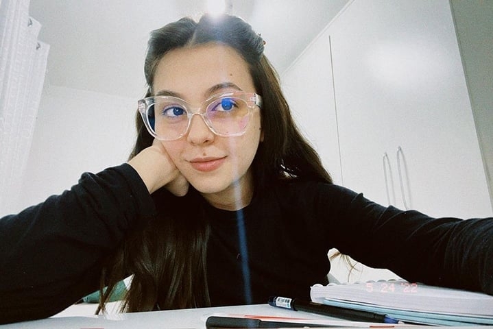 No trecho final da carta, a atriz reforçou ter passado por todos os processos legais para poder colocar o bebê para adoção e destacou que não tinha condições psicológicas de cuidar de uma criança naquele contexto. 
 Reprodução: Flipar