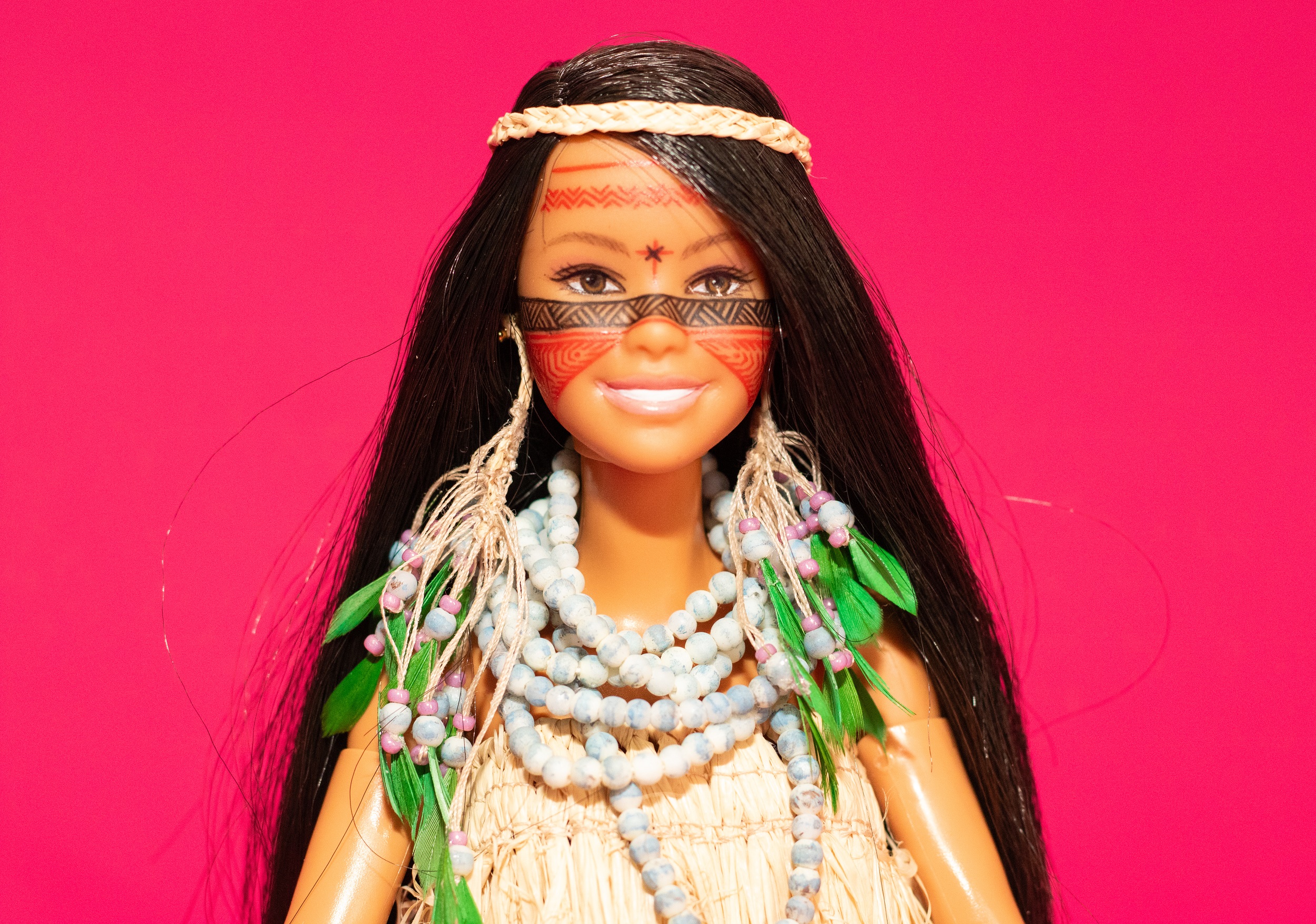 Confira detalhes da boneca inspirada na indígena brasileira Danny Guimarães