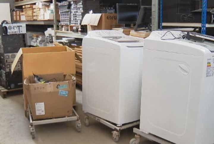 Uma das campanhas recentes, fruto da parceria público-privada, tem como foco a população do Distrito Federal. Em dias combinados, o consumidor leva equipamentos para descartar em pontos da Zero Impacto e recebe na hora um Pix de R$ 1 para cada quilo descartado. O pagamento é válido somente nos dias e locais da campanha. Reprodução: Flipar