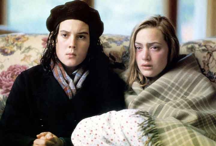 A estreia de Winslet no cinema foi em “Almas Gêmeas”, de 1994, quando interpretou a personagem Juliet Hulme. Apenas dois anos depois, com 21 anos, ela arrebatou o Bafta por seu papel de Marianne Dashwood em “Razão e Sensibilidade”, com direção de Ang Lee.
 Reprodução: Flipar