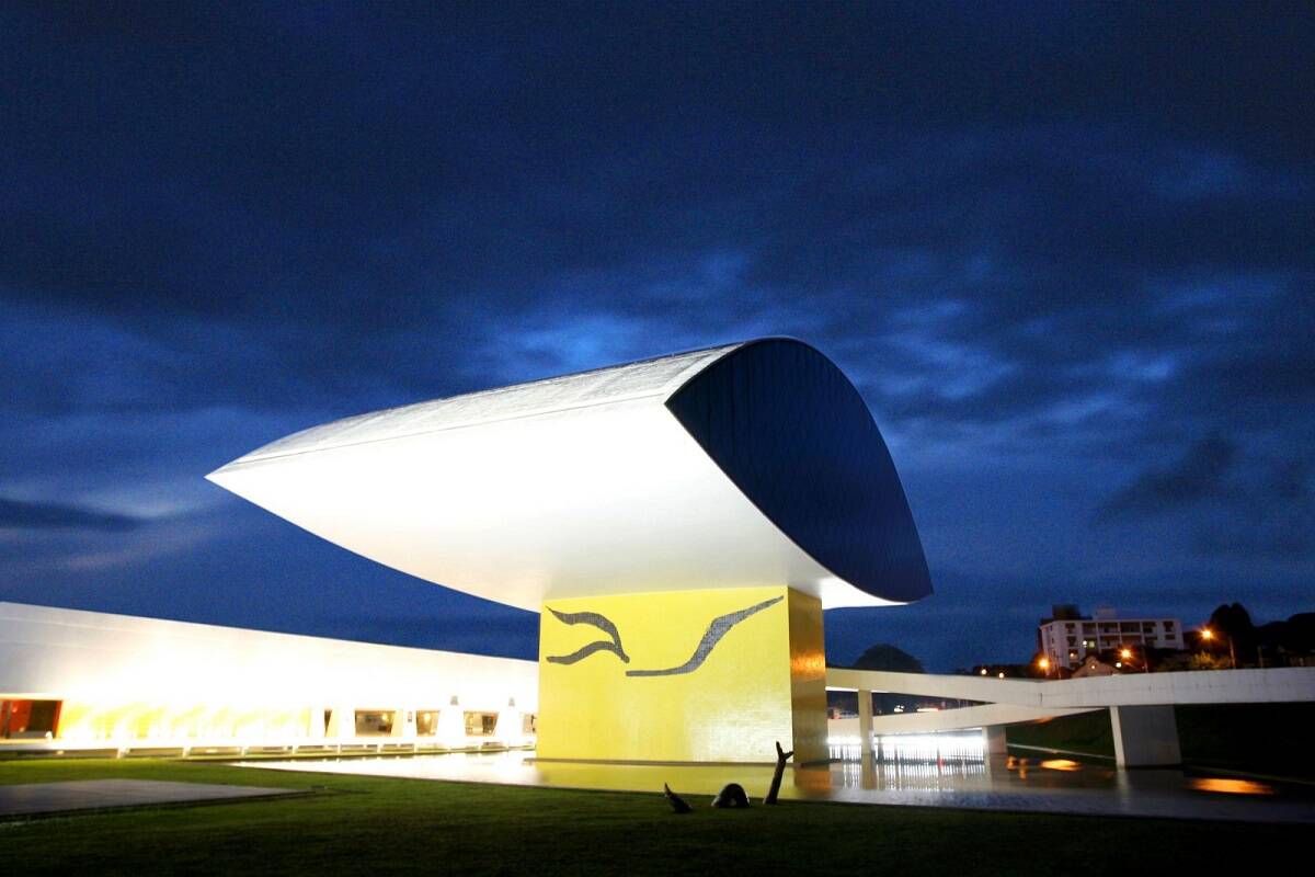 Museu Oscar Niemeyer recebeu o apelido de "Museu do Olho". Foto: Divulgação