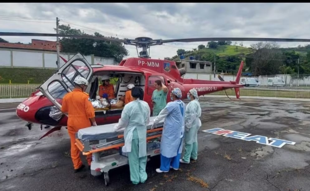 Roseana sofreu ferimentos graves na cabeça e nos braços e foi levada de helicóptero para o Hospital Alberto Torres, em São Gonçalo, onde passou por cirurgia. Reprodução: Flipar