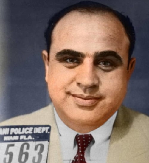 Entre seus presos mais notórios, destaca-se o famoso gângster Al Capone, que ficou brevemente em Atlanta antes de ser transferido para Alcatraz. Reprodução: Flipar