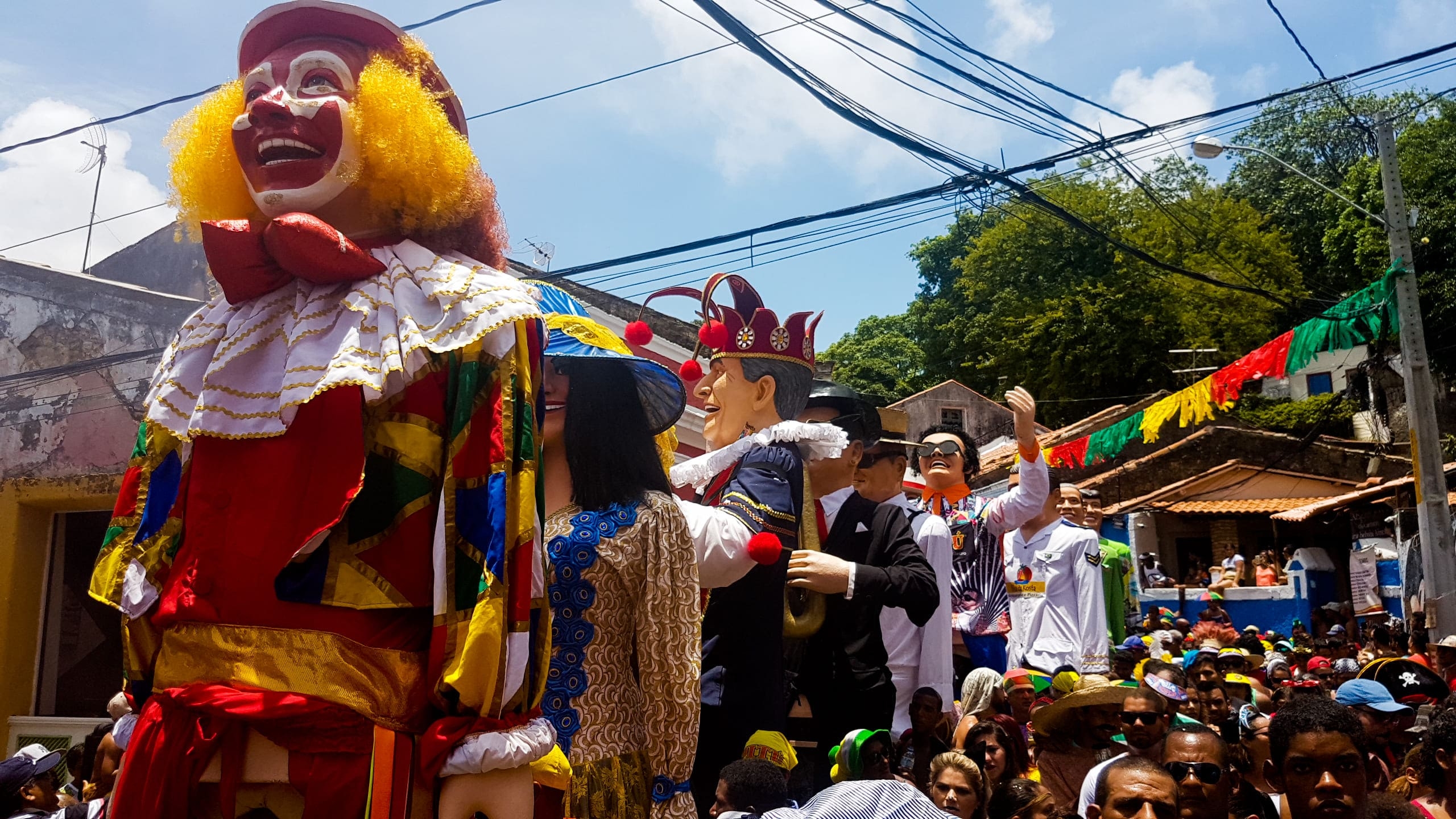 A projeção da prefeitura da capital pernambucana é que, embalada pela programação carnavalesca, o estado movimente R$ 2,7 bilhões, R$ 300 milhões a mais que o ano passado. Reprodução: Flipar