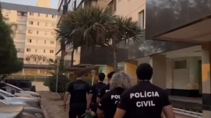 A Polícia Civil investiga um grupo suspeito de estelionato, falsificação de documentos, sonegação fiscal, lavagem de dinheiro e associação criminosa.  