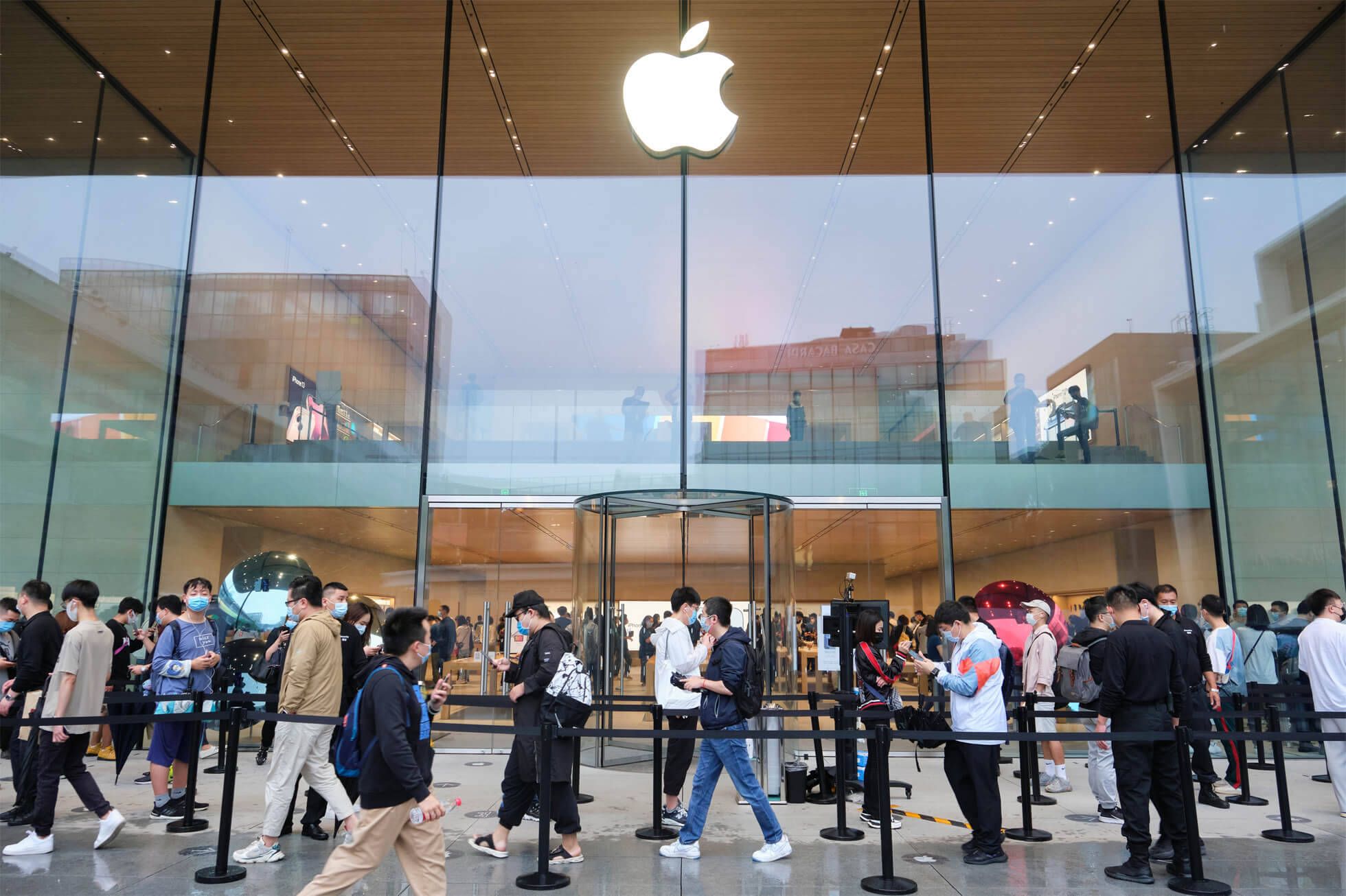 Início das vendas do iPhone 13 em Pequim. Foto: Divulgação/Apple