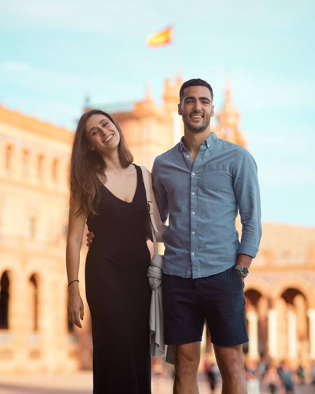 Lola Liberal - esposa de Mikel Merino, ela é blogueira nas redes sociais. Reprodução/Instagram