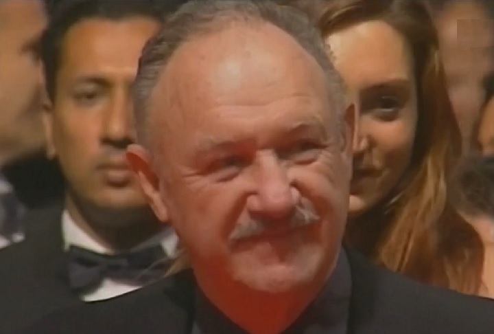 Apesar de inicialmente ser desencorajado por um instrutor que disse que ele não tinha futuro na atuação, Hackman persistiu e acabou se mudando para Nova York, onde começou a trabalhar em teatro e televisão. Reprodução: Flipar