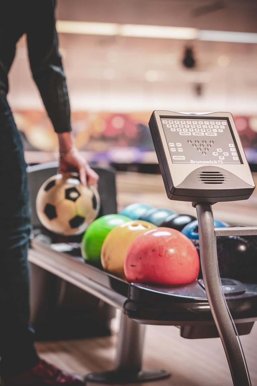 Em 9 de setembro de 1895, foi organizado, em Nova York, o Congresso Americano de Boliche - American Bowling Congress-ABC. Anos mais tarde, em 1916, aconteceu o The Women’s International Bowling Congress-WIBC. Reprodução: Flipar