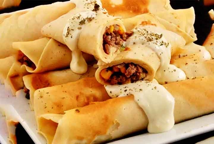 Já o recheio salgado das panquecas costuma ter queijo, presunto, carne moída, frango desfiado ou espinafre. Mas outras opções também são encontradas.
 Reprodução: Flipar
