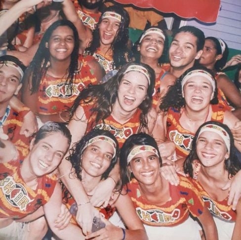 Os abadás logo se tornaram populares, e rapidamente se espalharam para outros estados do Brasil.  Reprodução: Flipar