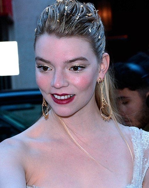 Anya Taylor-Joy é uma atriz e modelo britânica-americana nascida em Miami, Flórida, no dia 16 de abril de 1996. Reprodução: Flipar