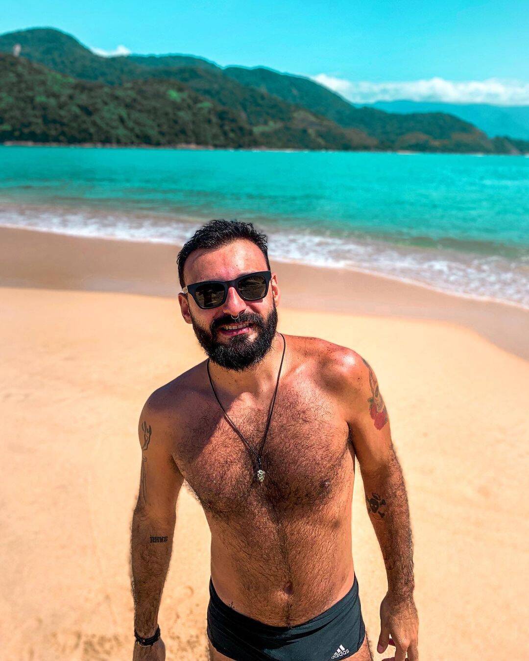 "Se o turista der sorte de pegar a ilha vazia, vai se sentir como se fosse o último sobrevivente da Terra”, diz Felipe. Foto: Instagram/@goabilio