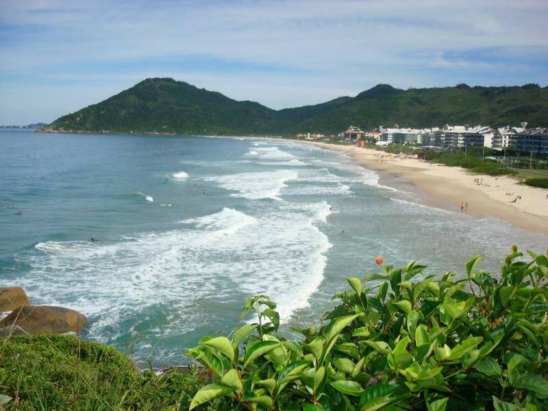 Praia Brava é considera como uma das praias mais bonitas do Sul do Brasil. Foto: Divulgação