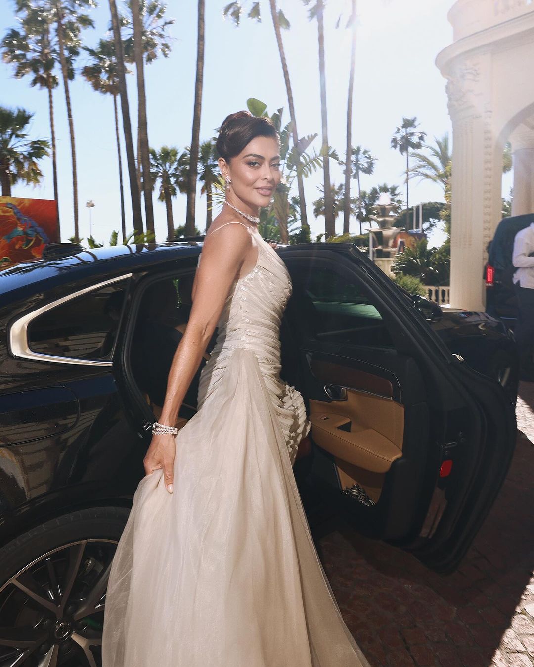 Juliana Paes surge com look majestoso em Cannes: 'Deusa' Reprodução
