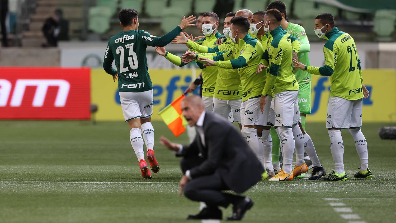 Palmeiras sai na frente, mas Corinthians busca empate no Allianz