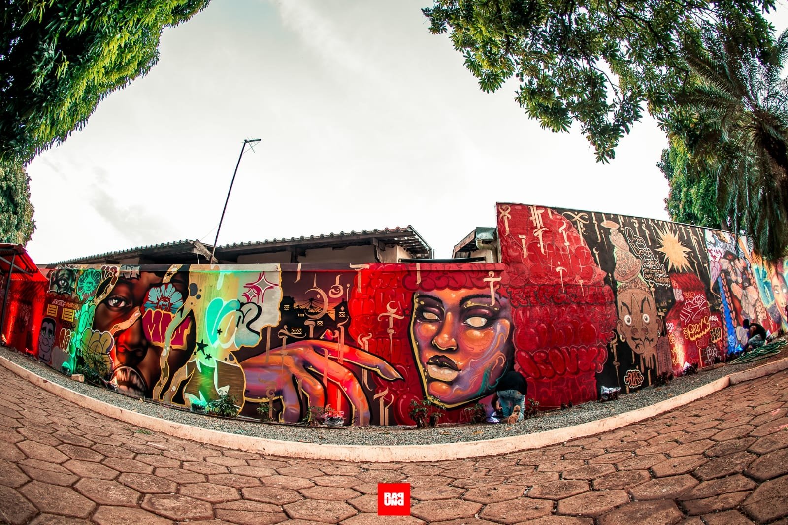 Ponto tradicional da cena alternativa da capital de Goiás, o Martim Cererê ganhou murais pintados por 14 artistas da região, em projeto da Secretaria Estadual de Cultura.  Reprodução: Flipar