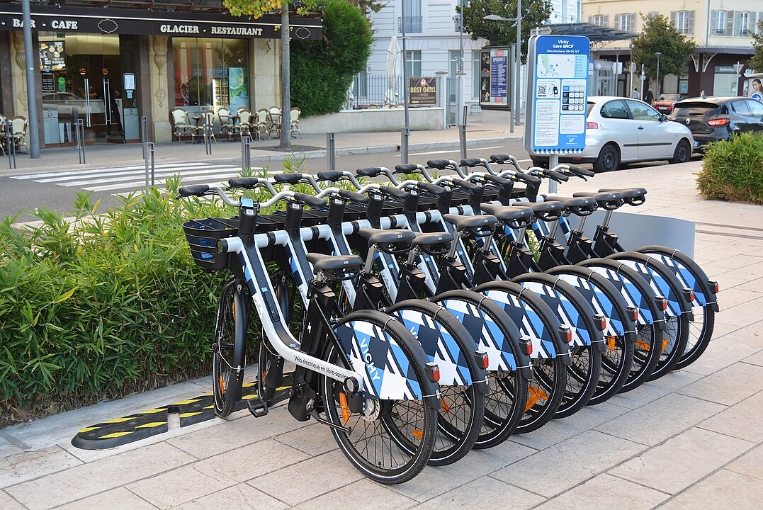 A liderança no quesito é de países europeus. Alemanha, França (foto), Itália, Áustria e Holanda são os que têm a maior proporção de usuários per capita de bicicleta elétrica. Reprodução: Flipar