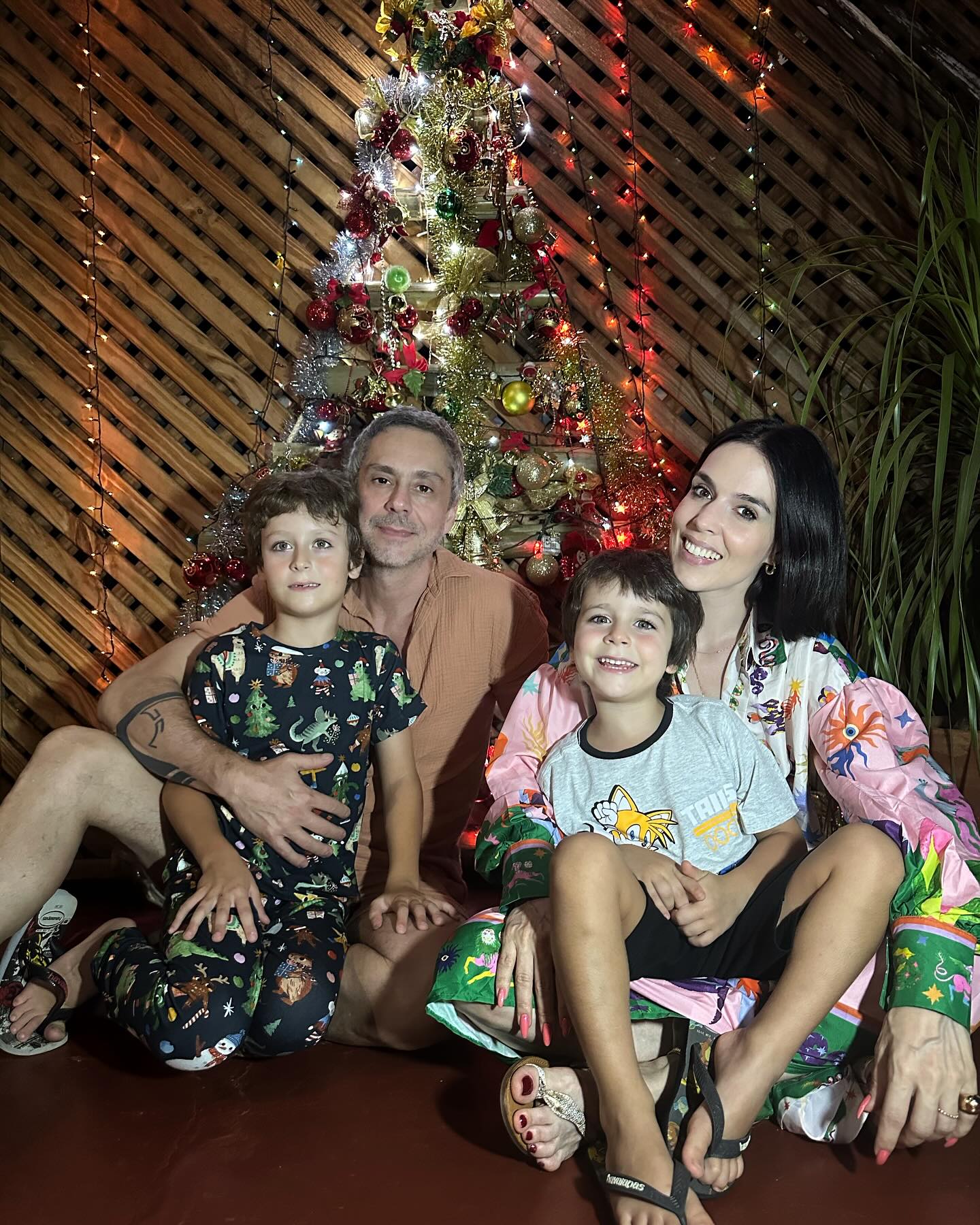 Alexandre Nero tem dois filhos, Noá e Inã, frutos do casamento com a estilista Karen Brusttollin. Os dois se casaram em 2015. Reprodução/Instagram