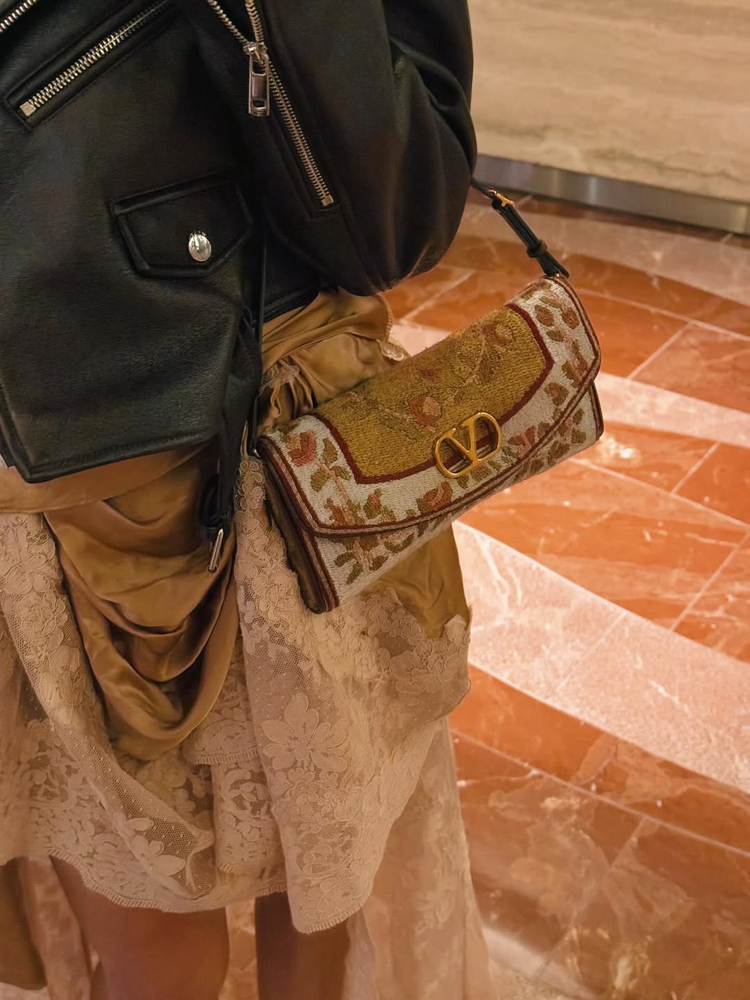 Giovanna Ewbank posa de biquíni em hotel de luxo durante viagem a Dubai. Foto: Instagram