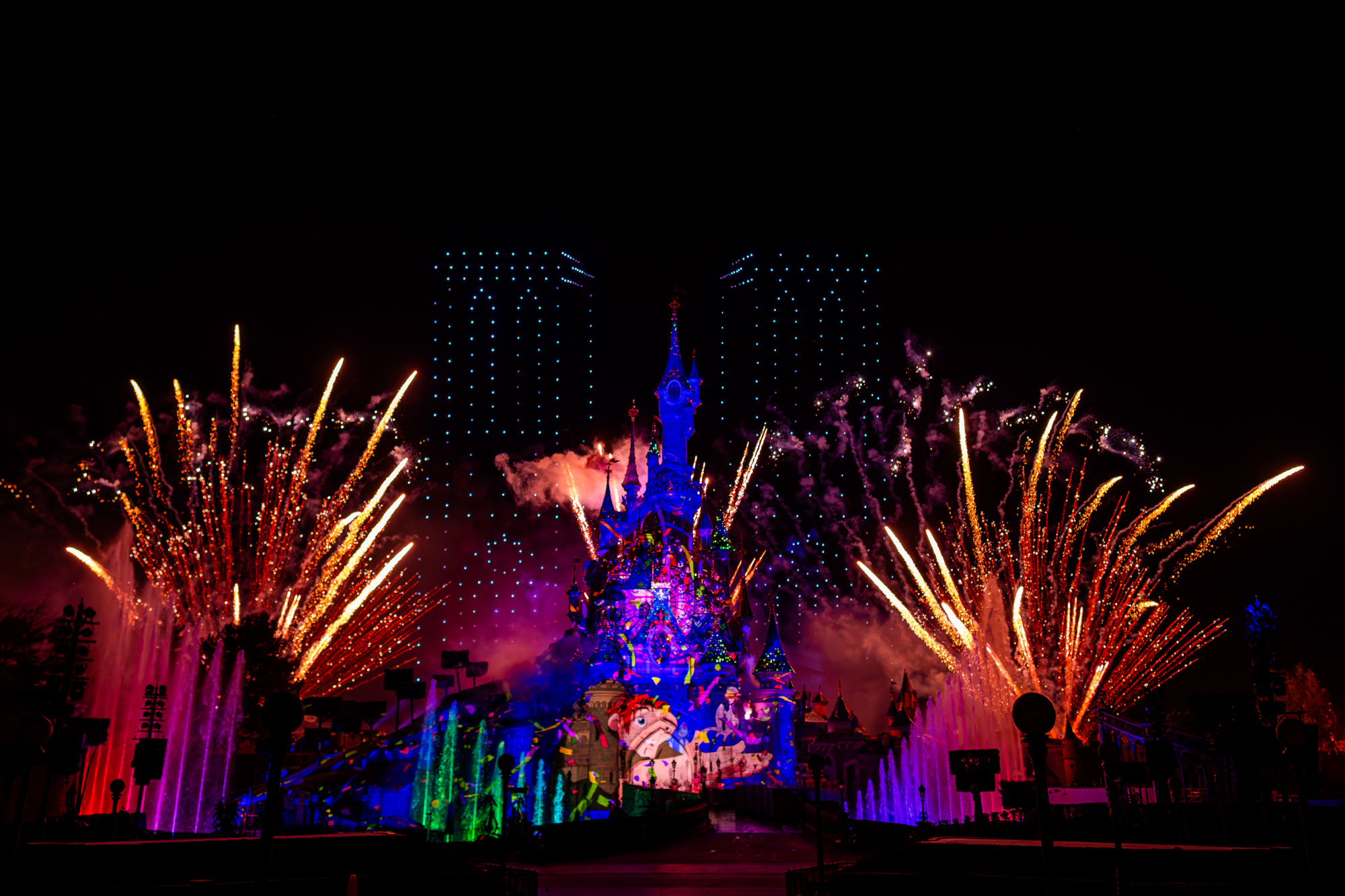 Disneyland de Paris celebra reabertura da Catedral de Notre Dame com montagem de "O Corcunda de Notre Dame" Divulgação