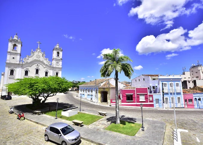 Penedo (AL) - A Penedo de Alagoas, fundada no século XVI por colonizadores portugueses, possui um centro histórico charmoso com arquitetura europeia. Destaque para as igrejas dos séculos XVII e XVIII, além de  museus. Reprodução: Flipar