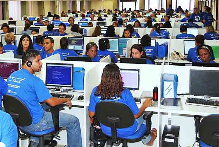 Além dessas dez funções que Harvard apontou no topo do ranking da pesquisa, o FLIPAR inclui uma que é notoriamente estressante, até pela sua próprio natureza. Os operadores de telemarketing não têm dias fáceis. Afinal, precisam cumprir jornadas fazendo contatos que as pessoas odeiam. E o salário, ainda por cima, é baixo.  Reprodução: Flipar