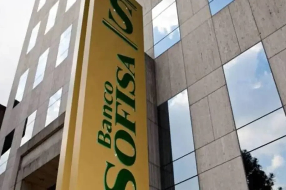 O Banco Sofisa, fundado em 1961, se encontra na nona colocação. Ganhou notoriedade recentemente, graças às suas ofertas de investimento e, em 2022, apresentou um valor de mercado de R$ 8,9 bilhões no terceiro trimestre.