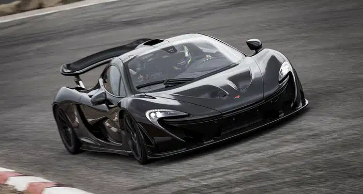 Reprodução McLaren P1 Reprodução