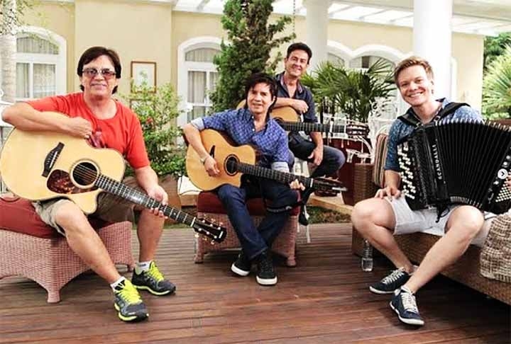 A popularidade da dupla transcende o universo sertanejo. Eles já gravaram com mais de uma centena de artistas de outros gêneros, como Roberto Carlos, Caetano Veloso, Fafá de Belém e Ivete Sangalo. 
 Reprodução: Flipar