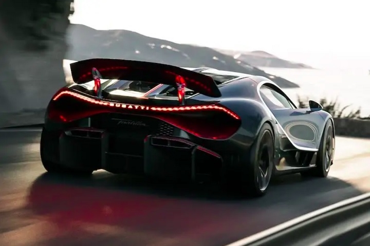 Equipado com um motor V16 de 1.800 cavalos, o Tourbillon vai de 0 a 100 km/h em apenas dois segundos e pode chegar a uma velocidade máxima de 445 km/h! Reprodução: Flipar