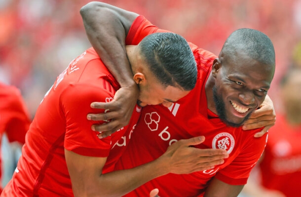 Internacional 7 x 1 Santos, pela 28ª rodada do Campeonato Brasileiro de 2023,  no Beira-Rio, em Porto Alegre (RS) - Gols: Kevyson (contra), Alan Patrick, Valencia (2), Wanderson, Bustos e Luiz Adriano (INT)