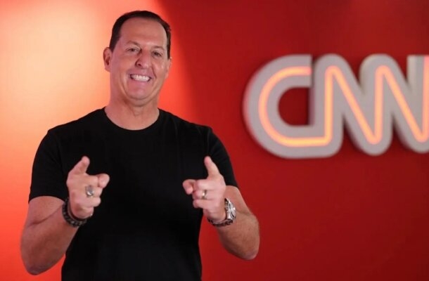 Uma das grandes brigas que Neto se envolveu foi com o apresentador Benjamin Back. Os dois tiveram uma discussão áspera em 2010 sobre convocação da Seleção. O apresentador entrou na Justiça alegando ter sido chamado de  pipoqueiro, desprezível, sem moral, covarde, falso e não vale nada. Foto: Reprodução CNN