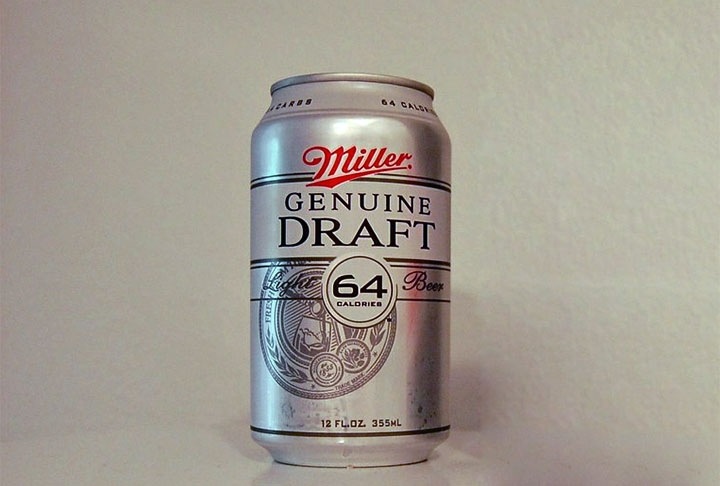 Genuine Draft 64 -  Teor alcoólico de 2,8% -  Cerveja lager leve e refrescante com 64 calorias. Produzida pela Miller Brewing Company em Milwaukee, Wisconsin, EUA.
 Reprodução: Flipar
