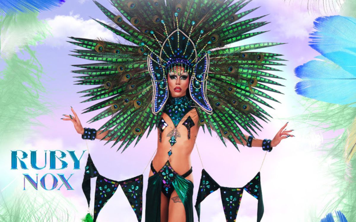 Ruby Nox é uma queen sensual, versátil e fascinante, natural do sertão pernambucano, da cidade de Carnaíba, ela brilha na cena drag de Recife há mais de uma década. Com formação em teatro e sua paixão pela arte burlesca, ela promove shows envolventes com elementos circenses, que são marcadas por graça, força e autenticidade.

Sua drag é um reflexo de sua identidade de gênero, que é fluida, permitindo interpretações poderosas que rompem padrões. Fora dos palcos Ruby é atriz, maquiadora, figurinista e produtora cultural, uma multiartista dedicada à sua arte e comunidade.. Foto: Divulgação