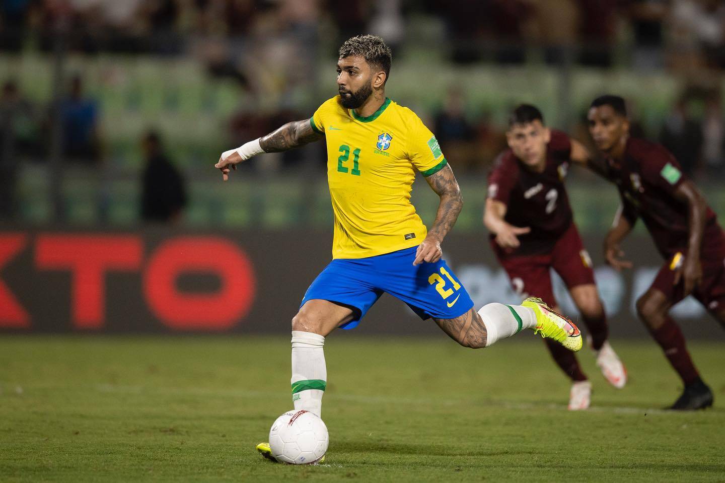 Gabigol exclui fotos com camisa do Flamengo no Instagram, Futebol